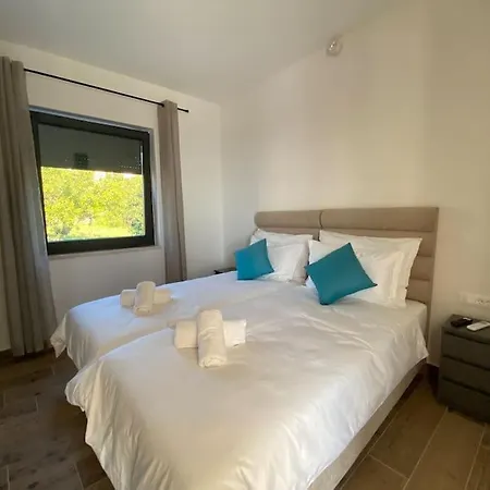 Mi, Rukavac Opatija Riviera *